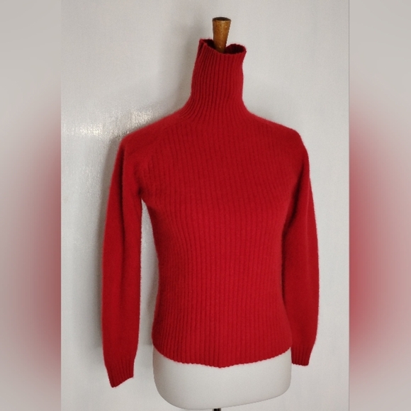 SOFT CASHMERE NEIMAN MARCUS TURTLE NECK - Picture 4 of 10